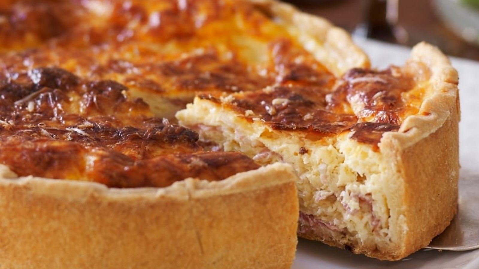 Authentesch gëlle Quiche Lorraine